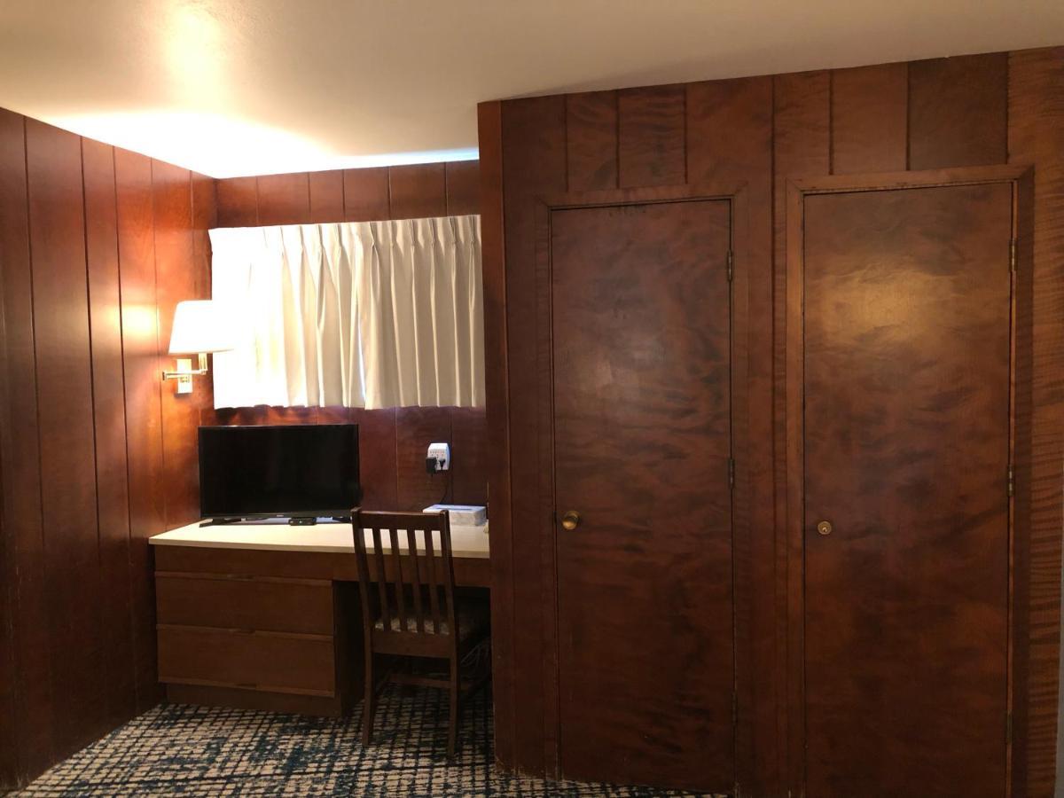 Curly Redwood Lodge Crescent City Buitenkant foto